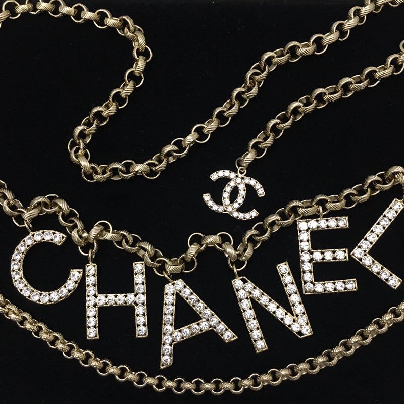 Ch*el necklace in gold