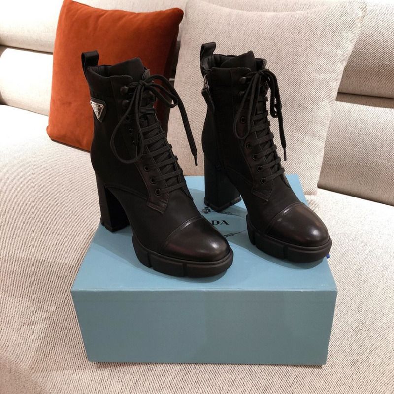 Pra*a  black high boots