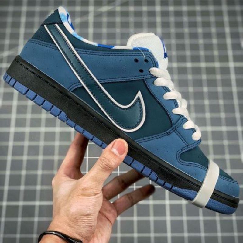 Nike SB Dunk Low Blue Lobster 2009 Sneaker