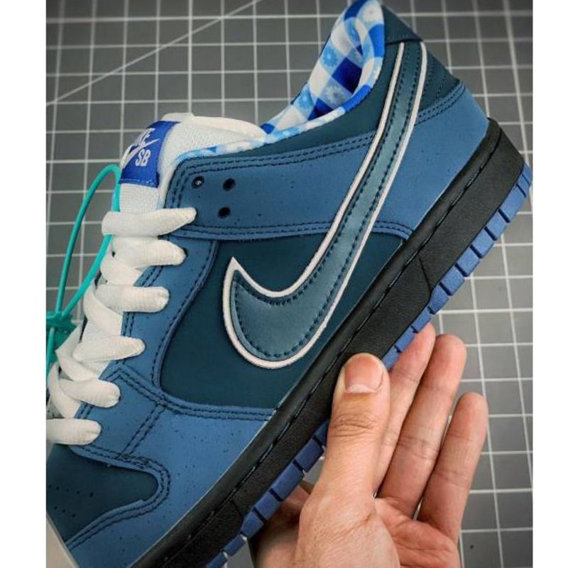 Nike SB Dunk Low Blue Lobster 2009 Sneaker