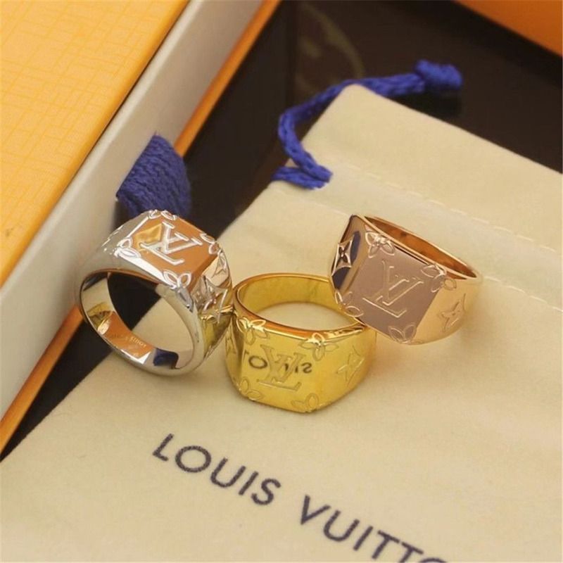 l**is V*t*n logo ring