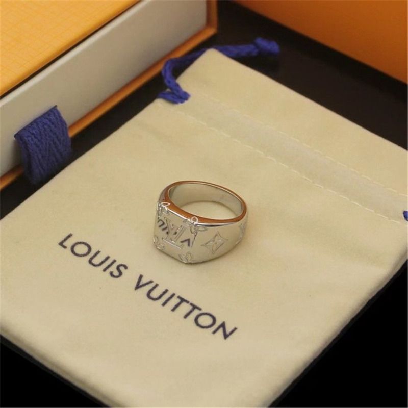 l**is V*t*n logo ring