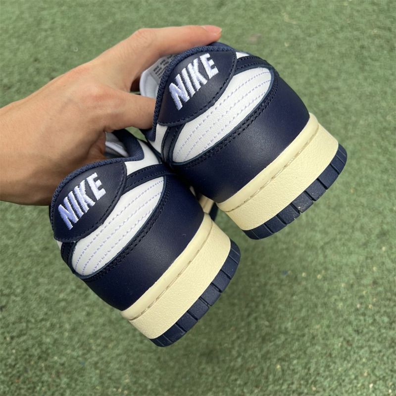 Nike Dunk Vintage Navy Sneaker