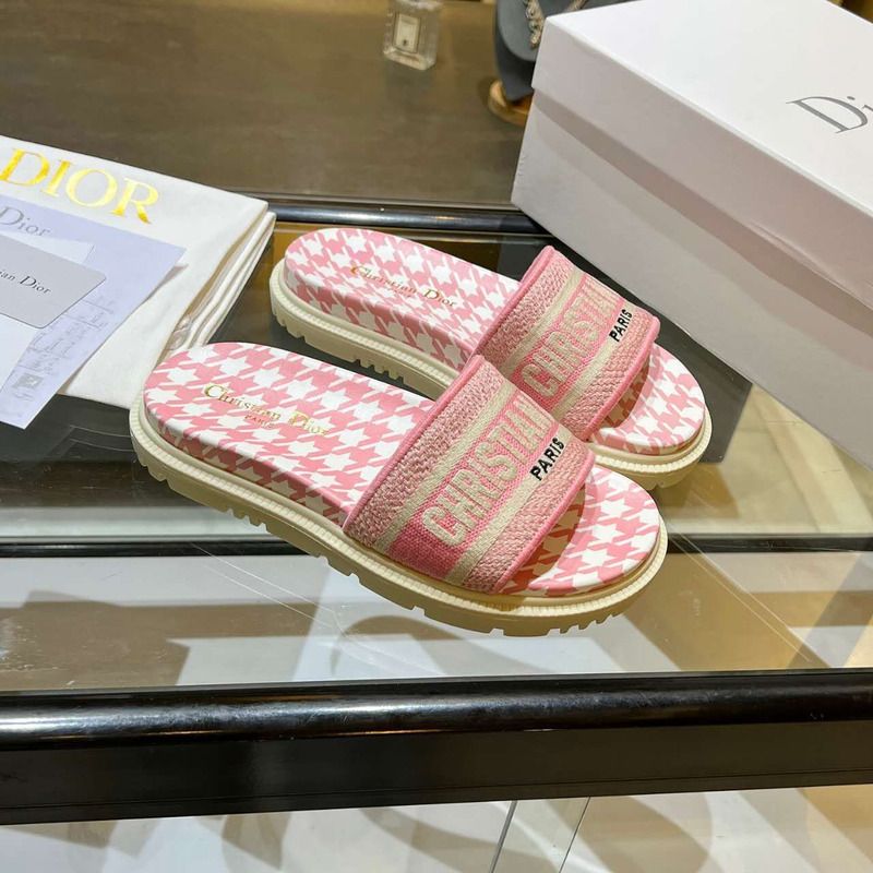 D*or 2020 spring embroidered slides in pink