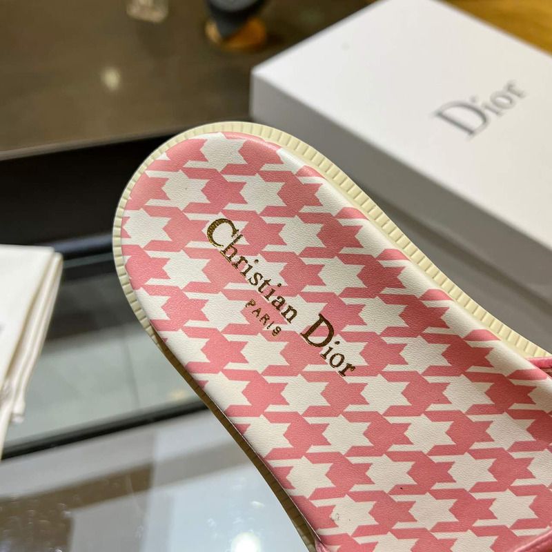 D*or 2020 spring embroidered slides in pink