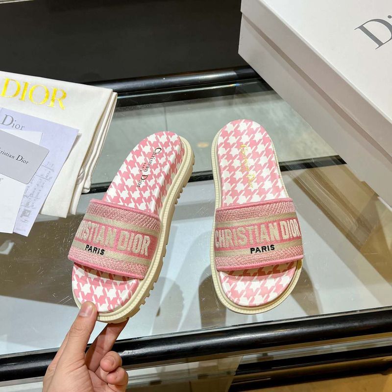 D*or 2020 spring embroidered slides in pink