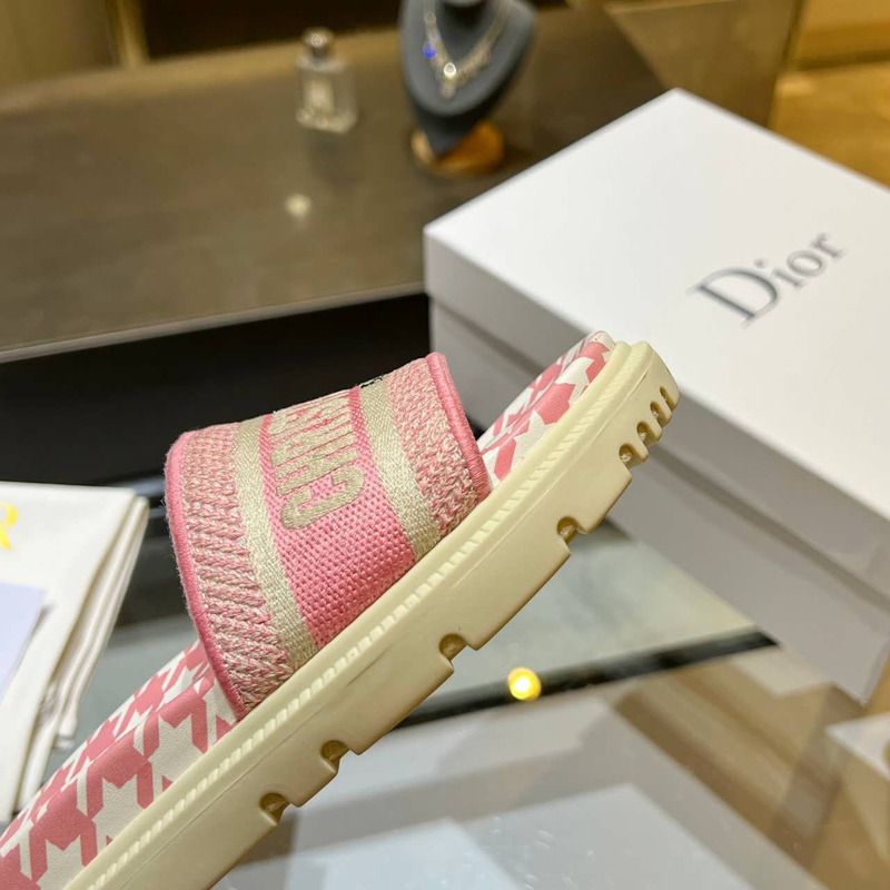 D*or 2020 spring embroidered slides in pink