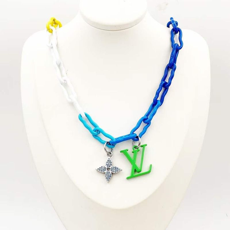 l**is V*t*n ceramic chain necklace