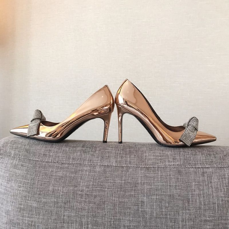 TOM FORD BOW MIRROR LEATHER POINTY PUMP IN GOLD