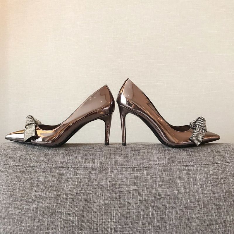 TOM FORD BOW MIRROR LEATHER POINTY PUMP IN DARK GOLD