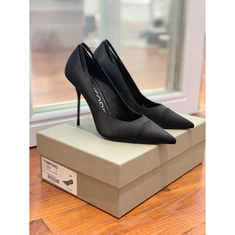 TOM FORD SATIN PUMP