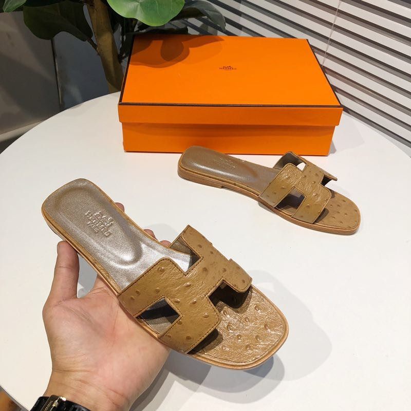 H**mes oran sandals in wheat