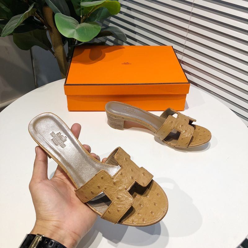 H**mes oran sandals in wheat