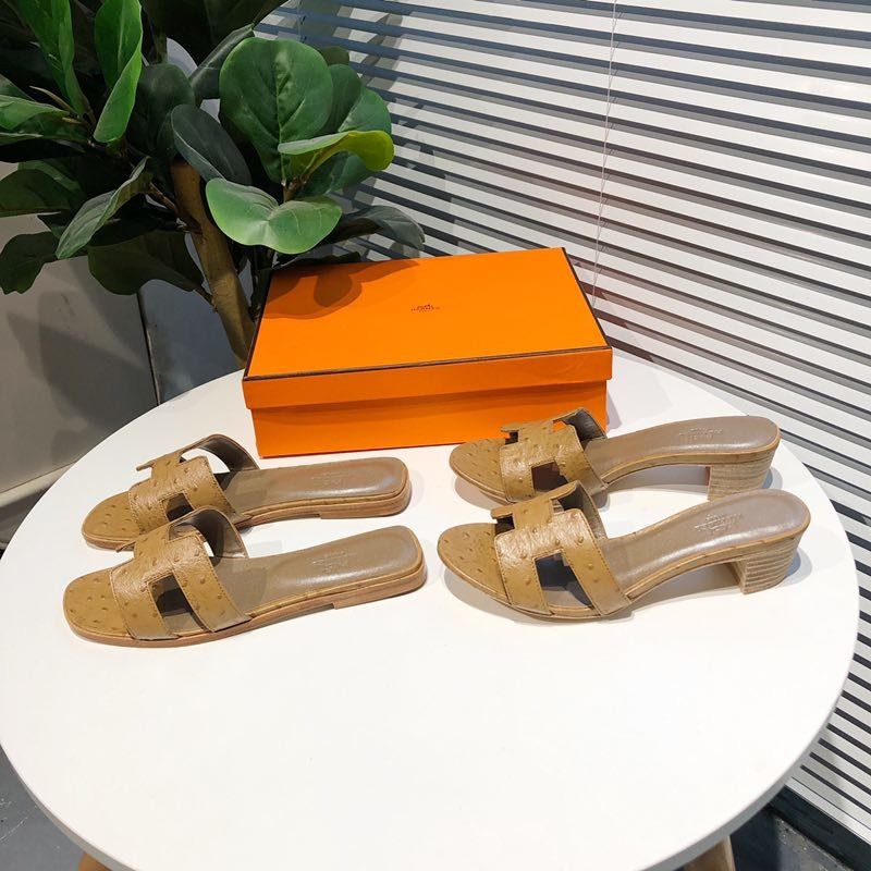 H**mes oran sandals in wheat