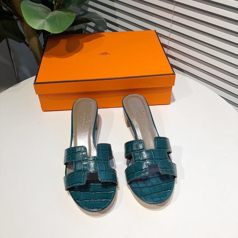 H**mes oran crocodile sandals in peacock blue