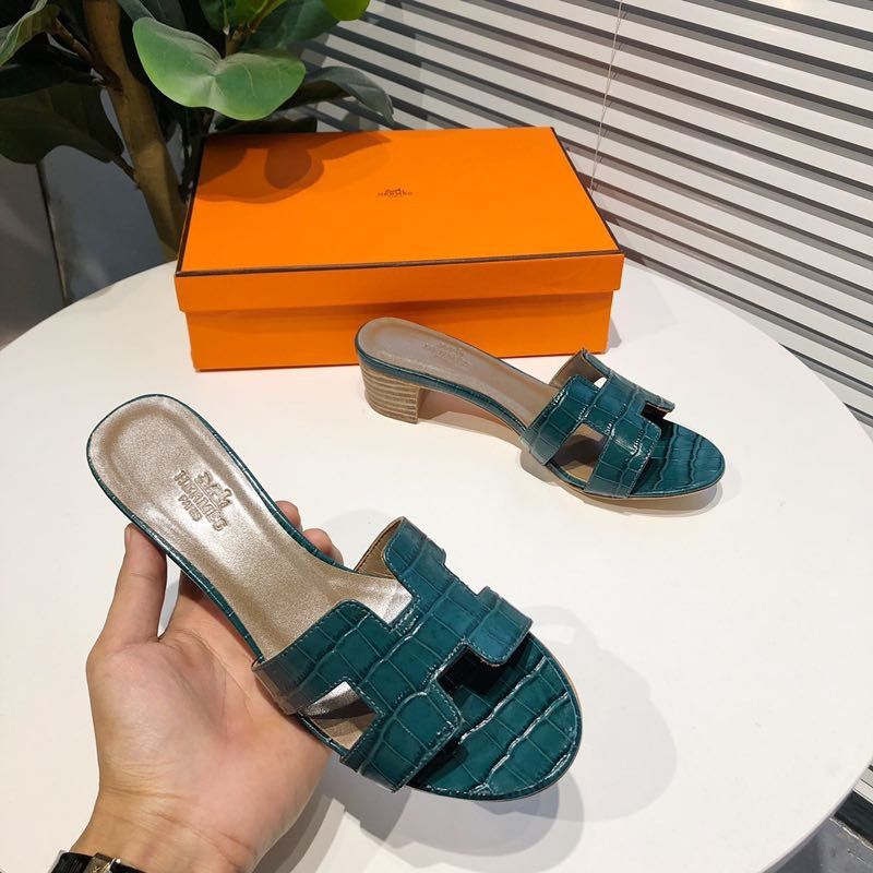 H**mes oran crocodile sandals in peacock blue