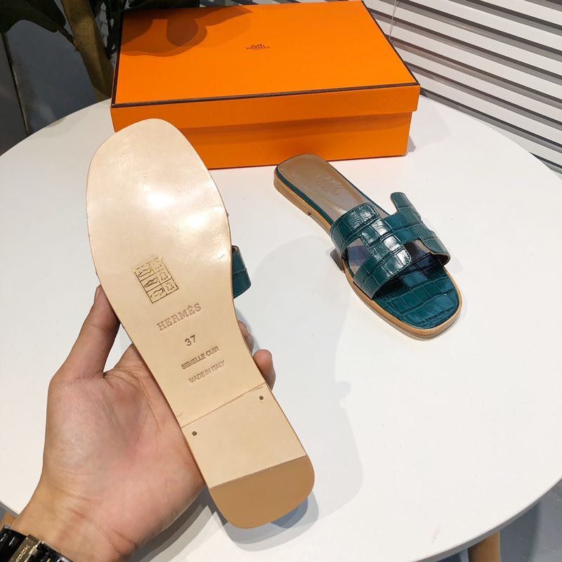 H**mes oran crocodile sandals in peacock blue