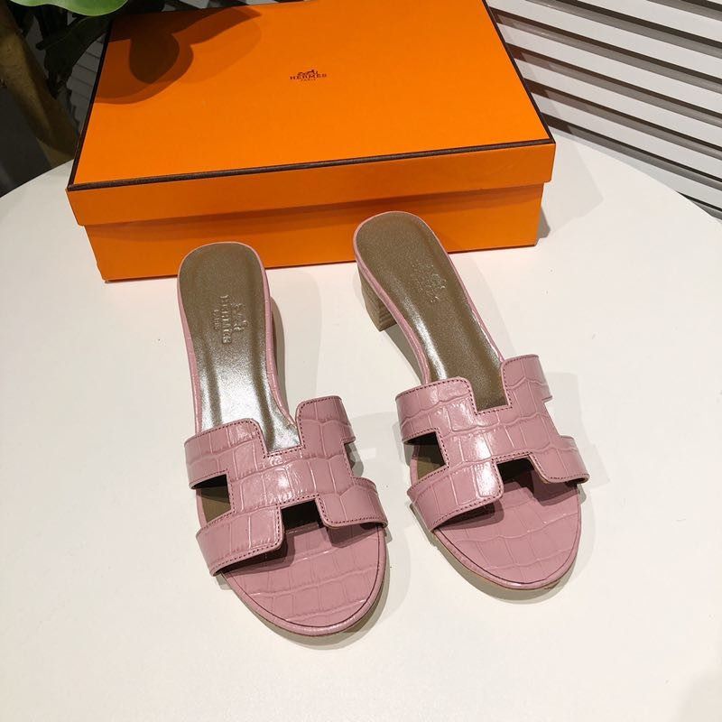 H**mes oran crocodile sandals in pink