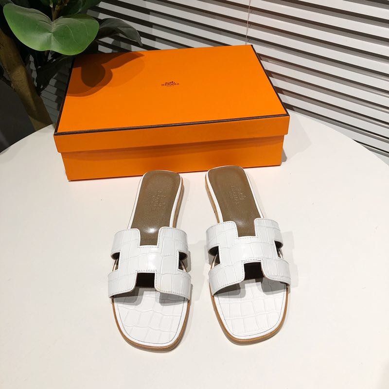 H**mes oran crocodile sandals in white