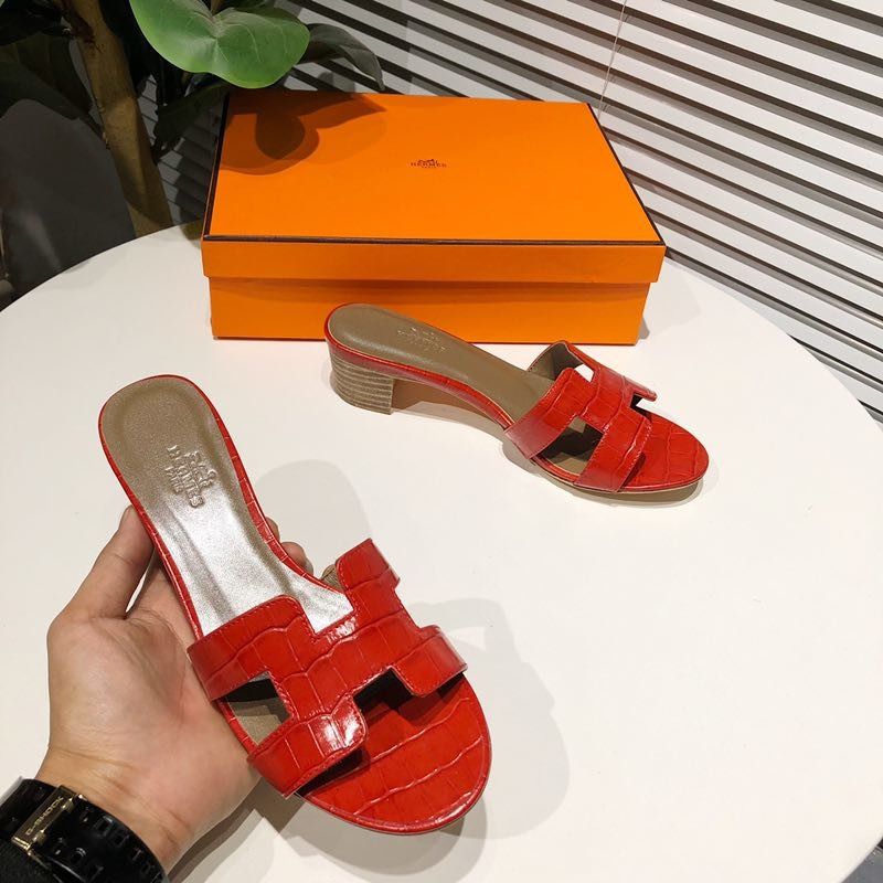 H**mes oran crocodile sandals in orange