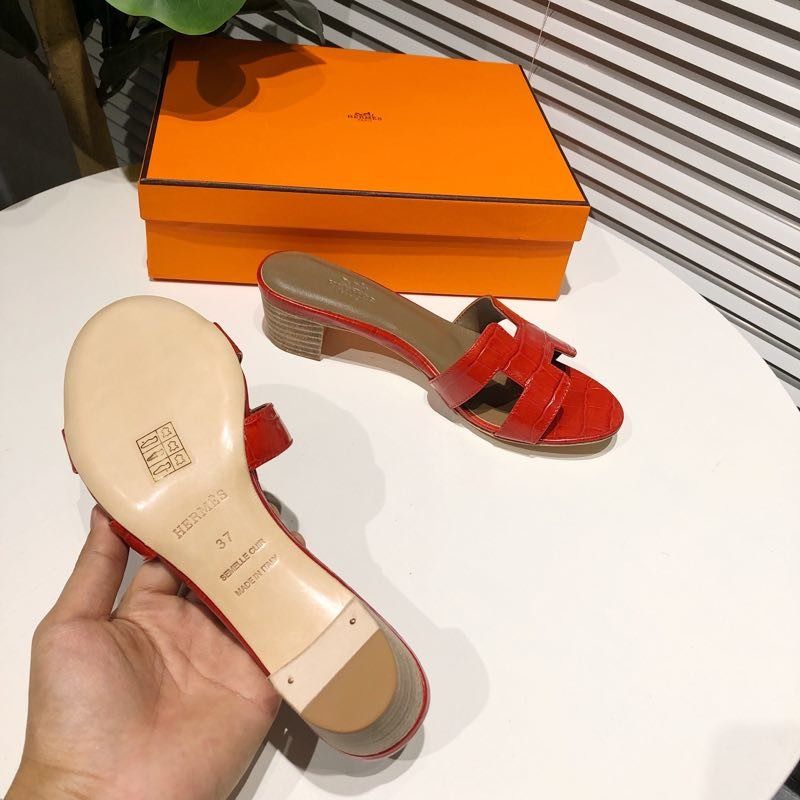 H**mes oran crocodile sandals in orange