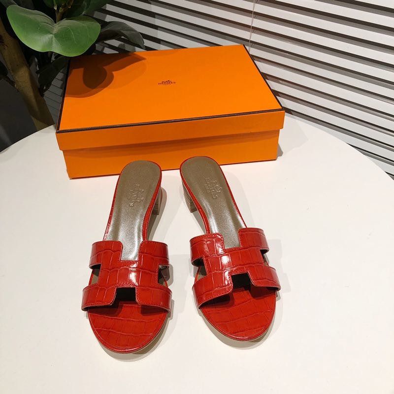 H**mes oran crocodile sandals in orange