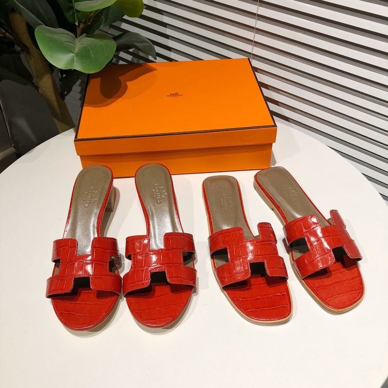 H**mes oran crocodile sandals in orange