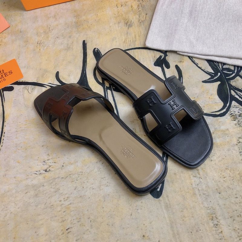 H**mes oasis sandals in black