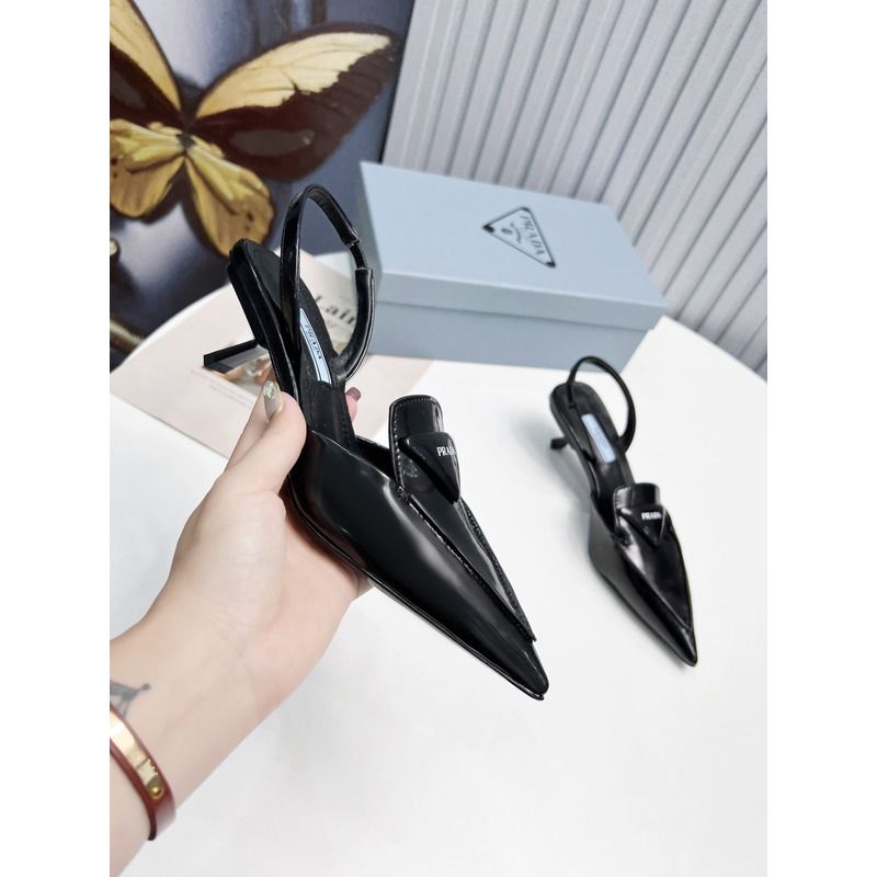 Pra*a logo patent leather pointy toe mule in black