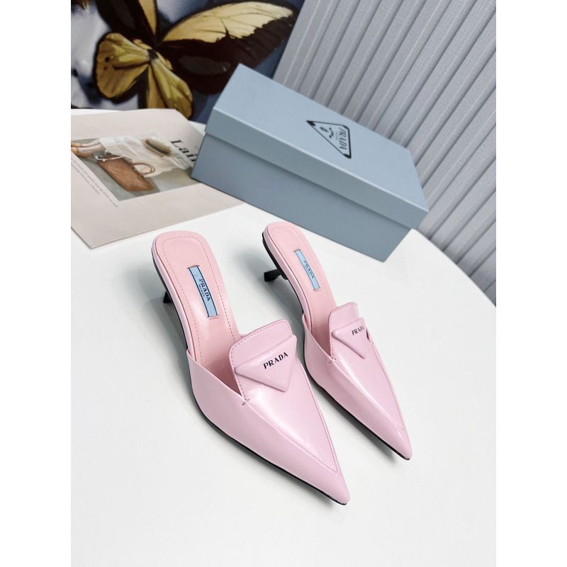 Pra*a logo patent leather pointy toe mule in pink