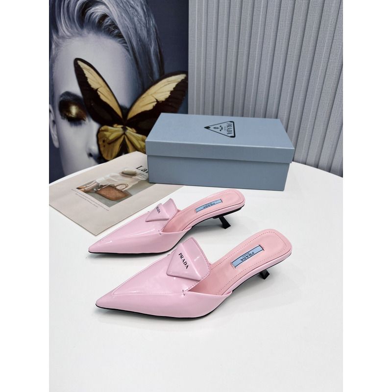 Pra*a logo patent leather pointy toe mule in pink