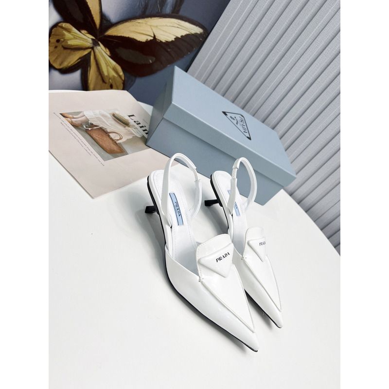 Pra*a logo patent leather pointy toe mule in white