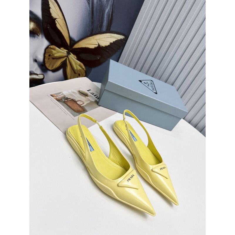 Pra*a pointed toe leather shoe yellow