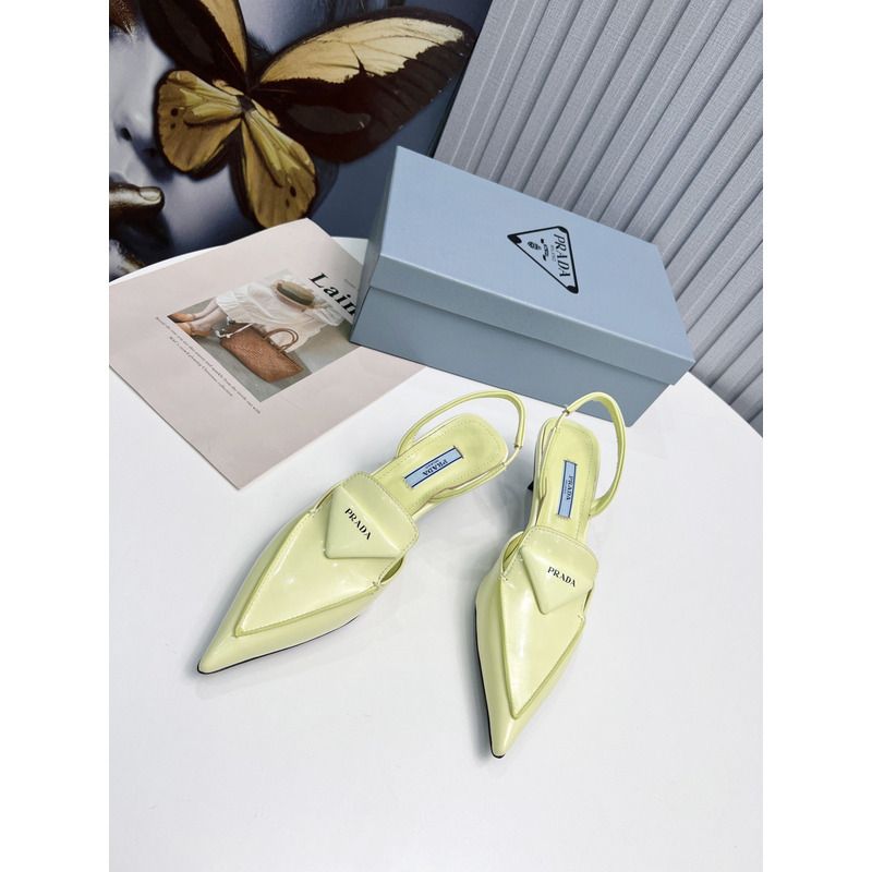 Pra*a pointed toe leather shoe light yellow