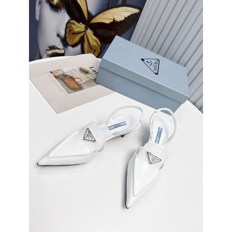 Pra*a pointed toe leather shoe white