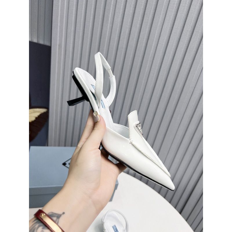 Pra*a pointed toe leather shoe white