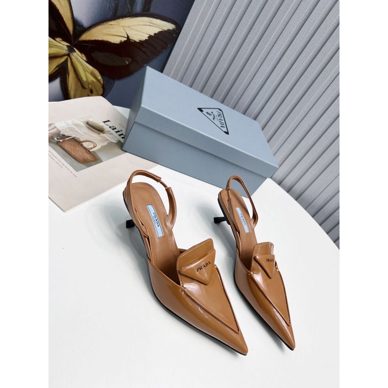 Pra*a pointed toe leather shoe brown