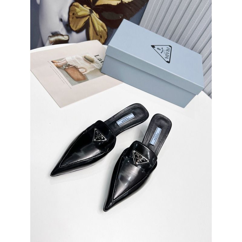 Pra*a logo patent leather pointy toe mule slide black