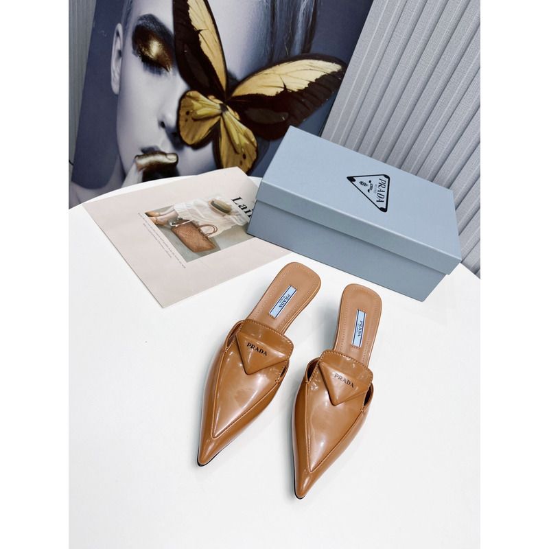 Pra*a logo patent leather pointy toe mule slide brown