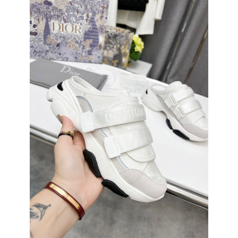 D*or d-wander low top sneakers white