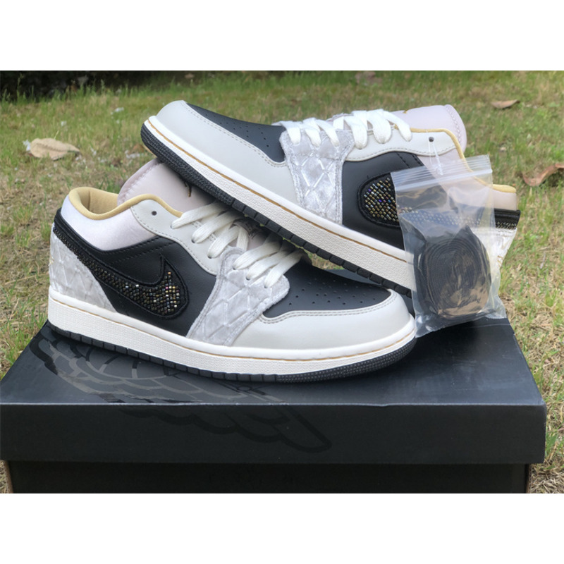 Air Jordan 1 Low SE Sneaker Wolf Grey