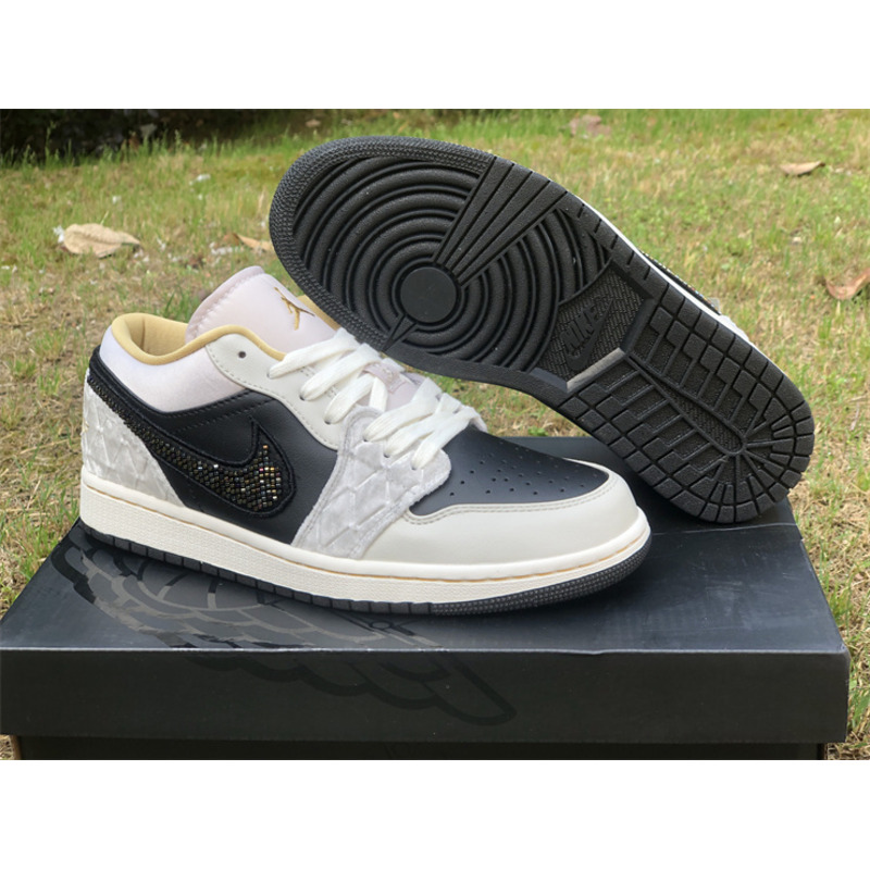 Air Jordan 1 Low SE Sneaker Wolf Grey