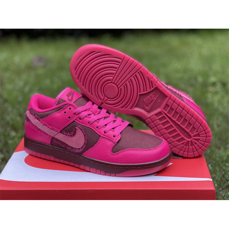 Nike Dunk Low “Valentine’s Day” Sneaker Team Red/Pink Prime