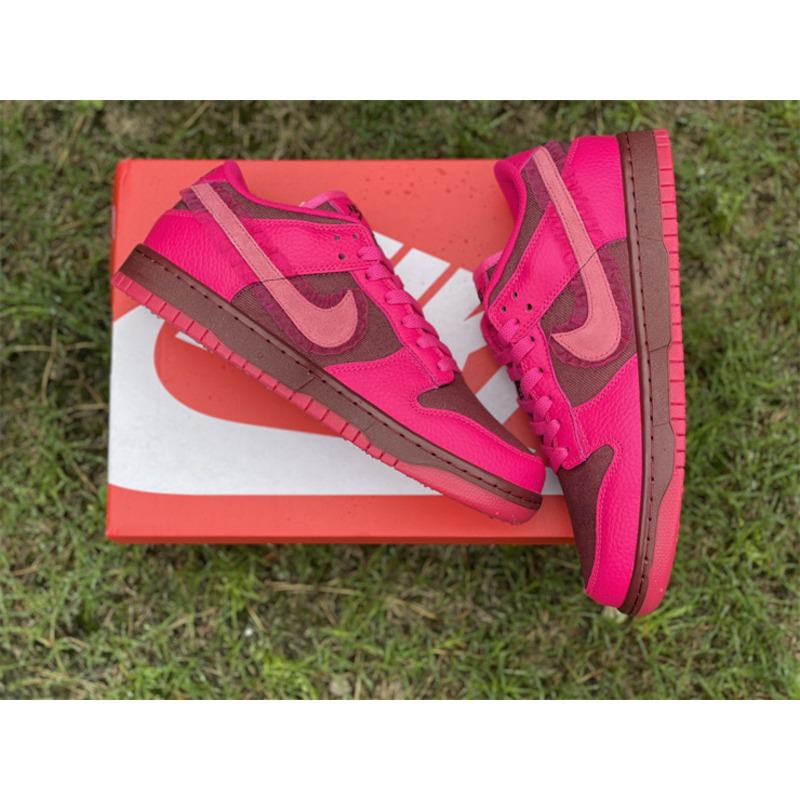 Nike Dunk Low “Valentine’s Day” Sneaker Team Red/Pink Prime