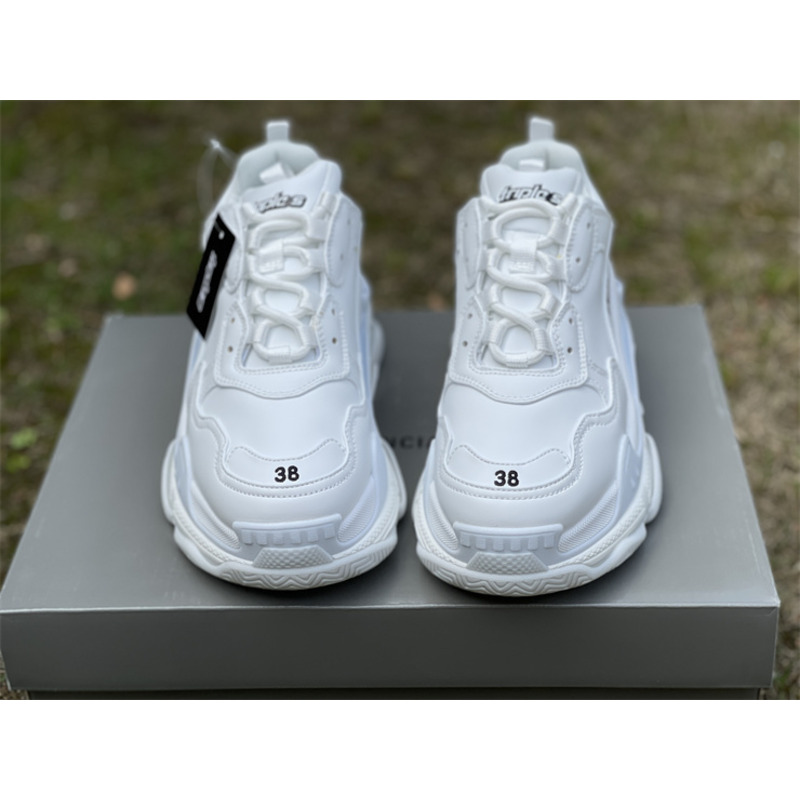 Ba*len*cia*ga triple s synthetic leather sneaker triple white