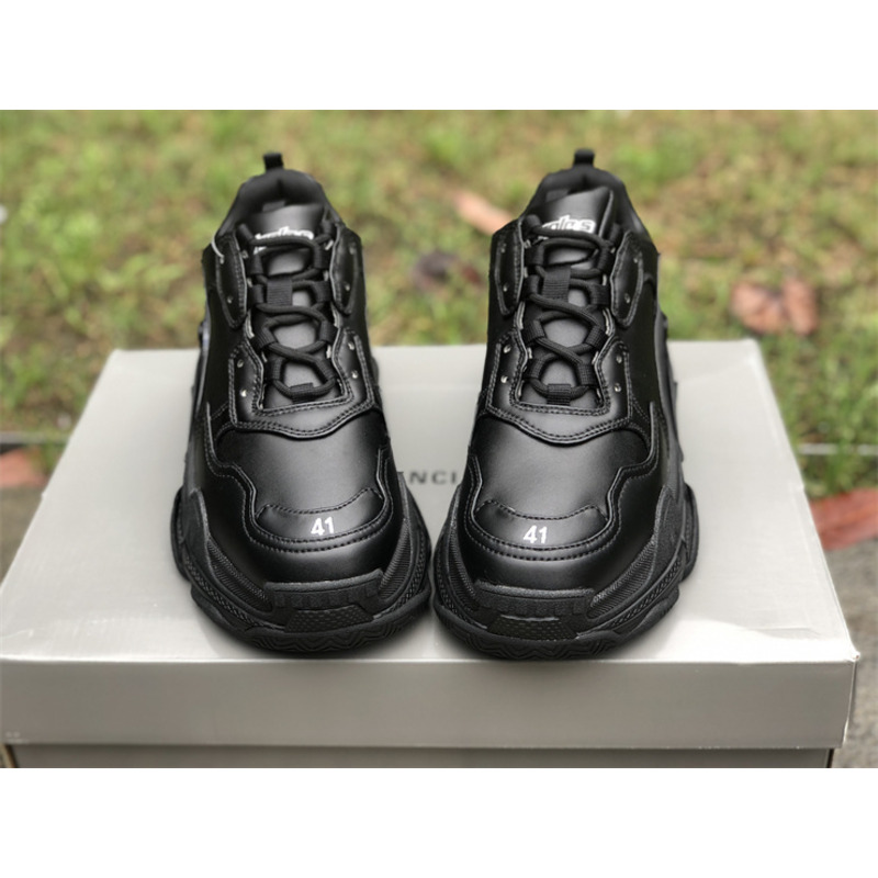 Ba*len*cia*ga triple s synthetic leather sneaker triple black