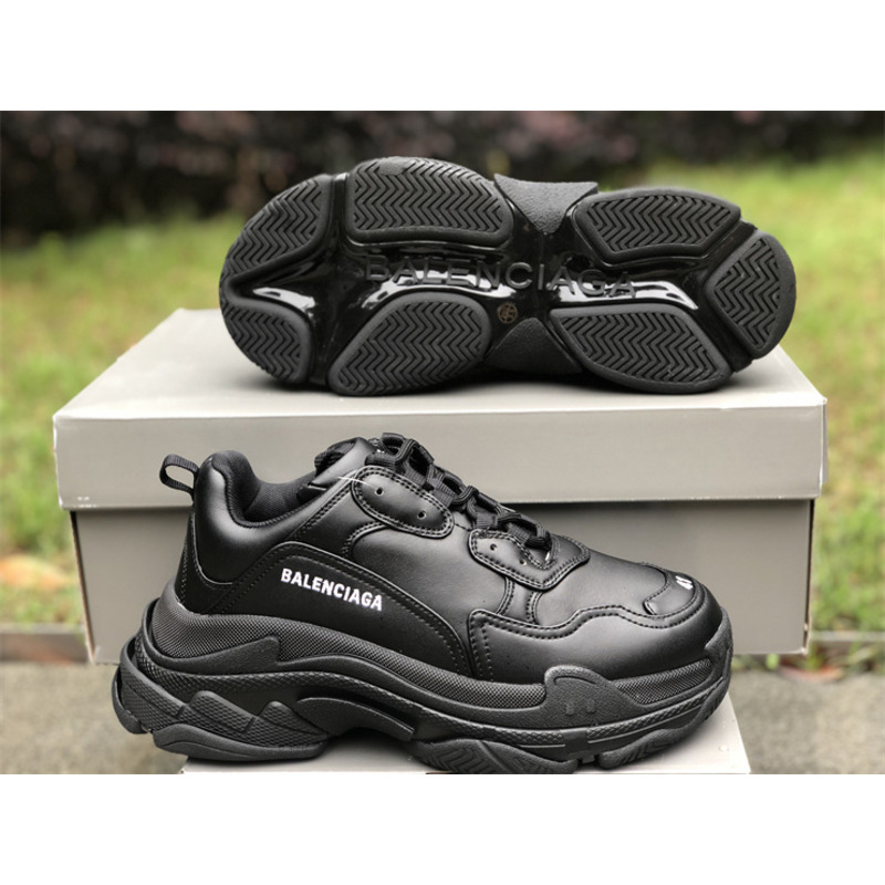 Ba*len*cia*ga triple s synthetic leather sneaker triple black