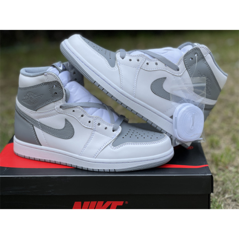 Air Jordan 1 High OG “Stealth” Sneaker Stealth/White