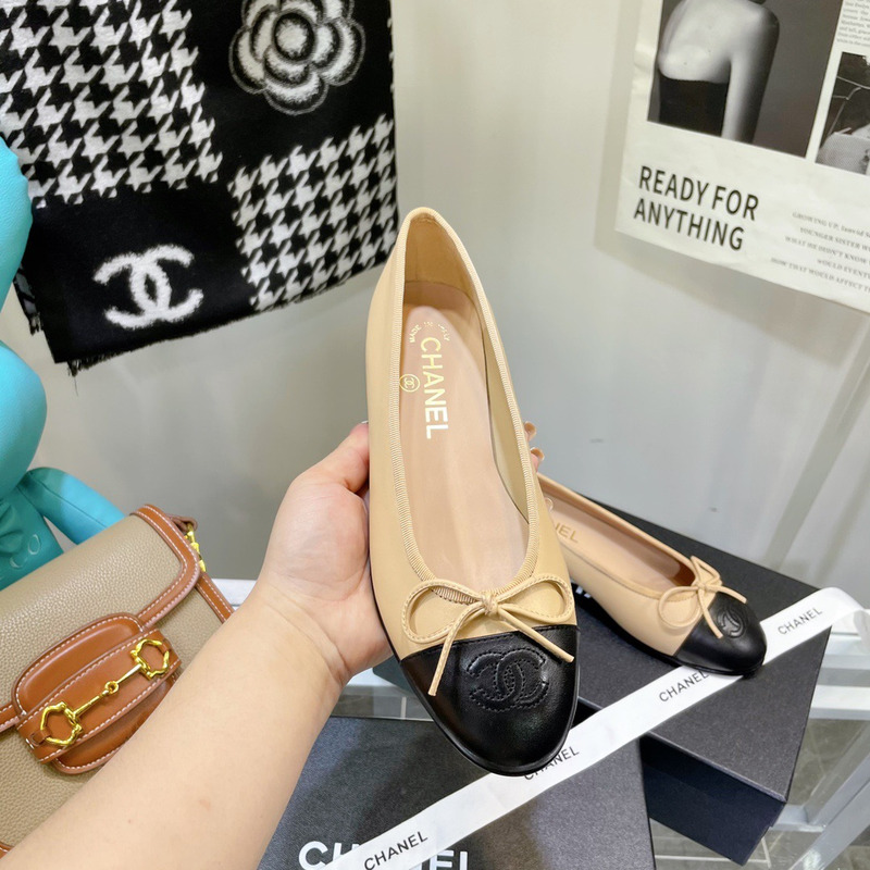 Ch*el beige & black genuine leather ballerina