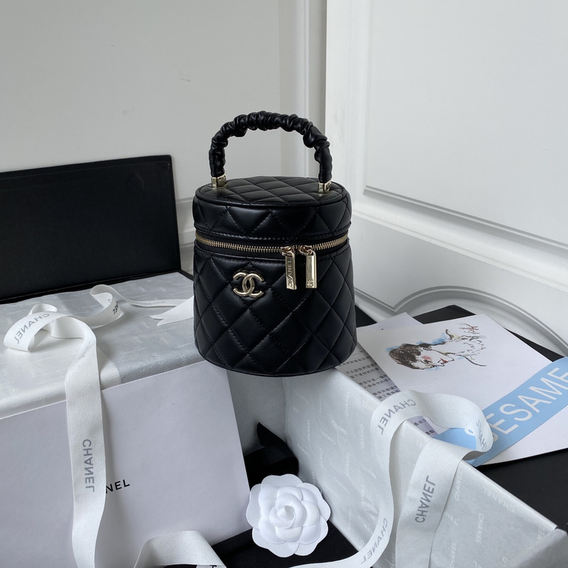 Ch*el  black  small bucket  13.5cm-13.5cm-11.5cm